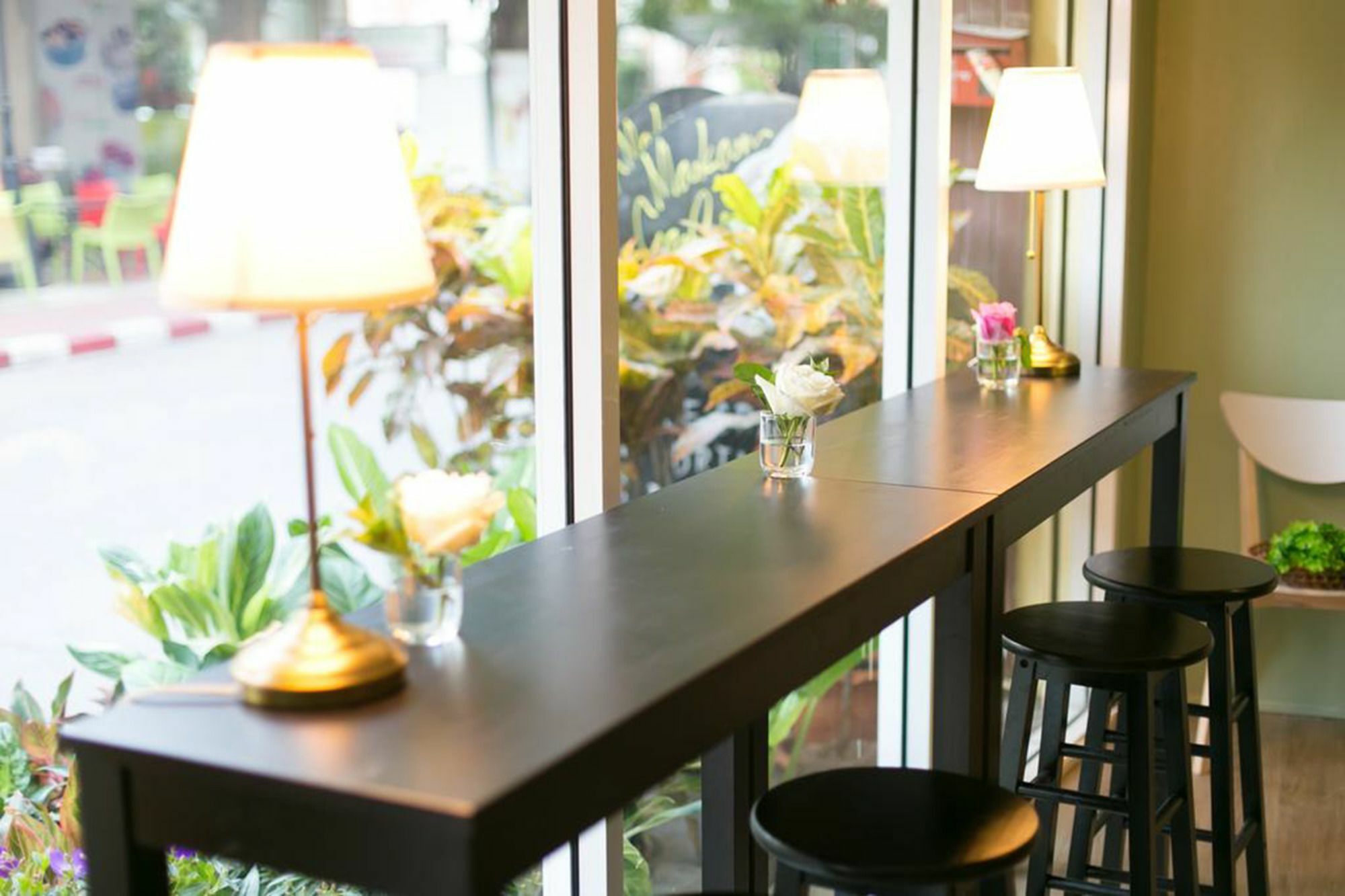 Folk Poshtel Silom Bed & Breakfast Bangkok Exterior photo