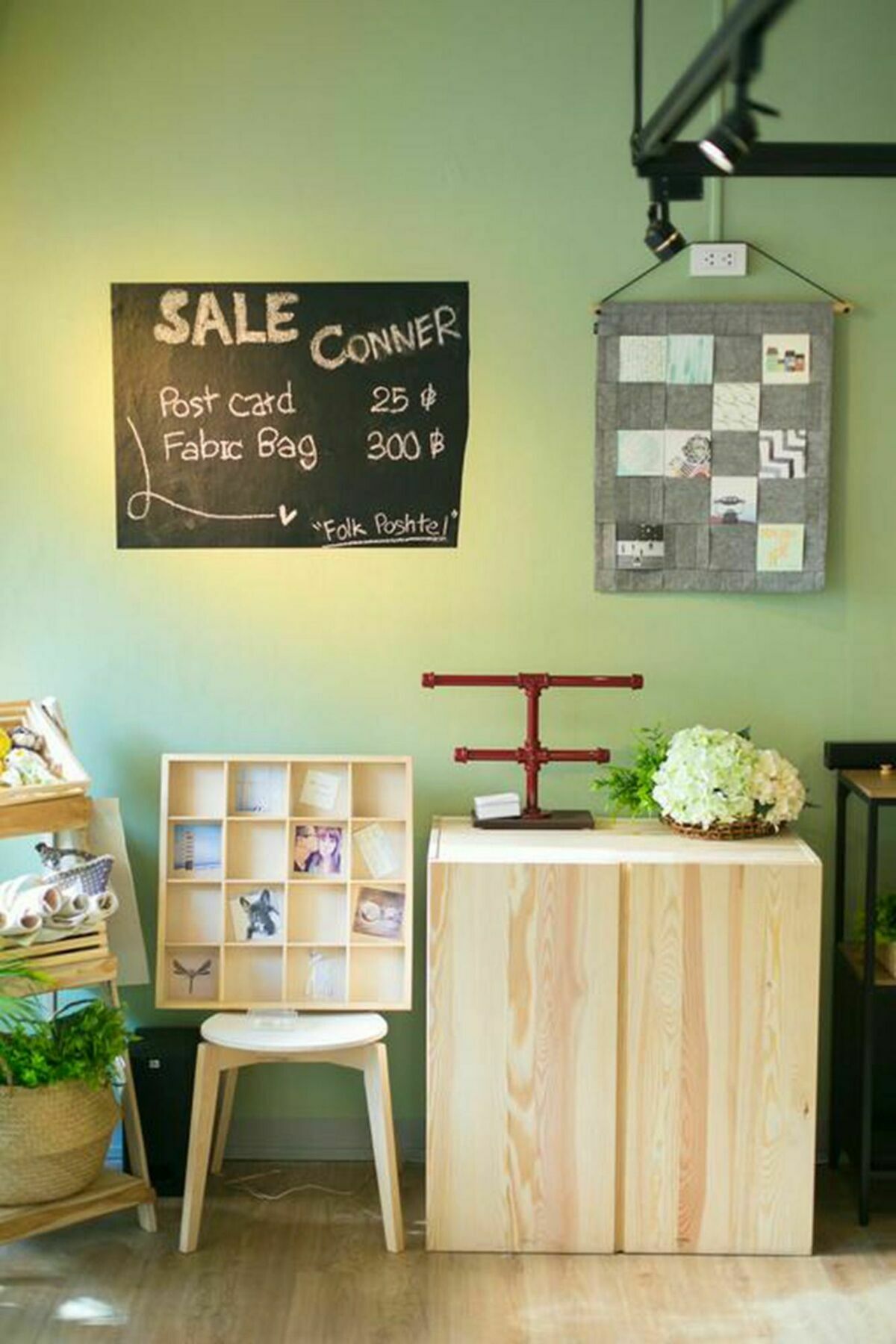 Folk Poshtel Silom Bed & Breakfast Bangkok Exterior photo