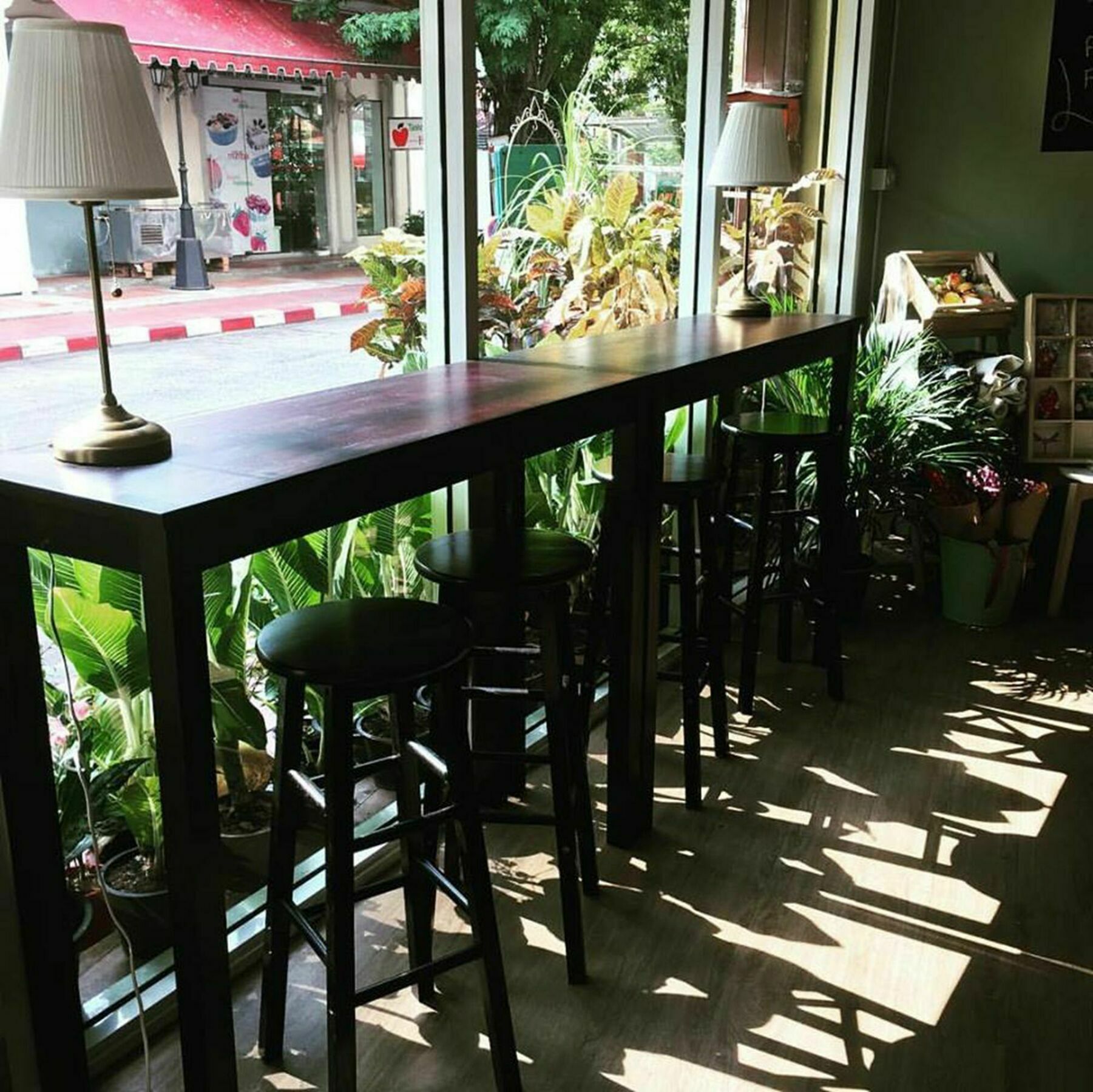 Folk Poshtel Silom Bed & Breakfast Bangkok Exterior photo
