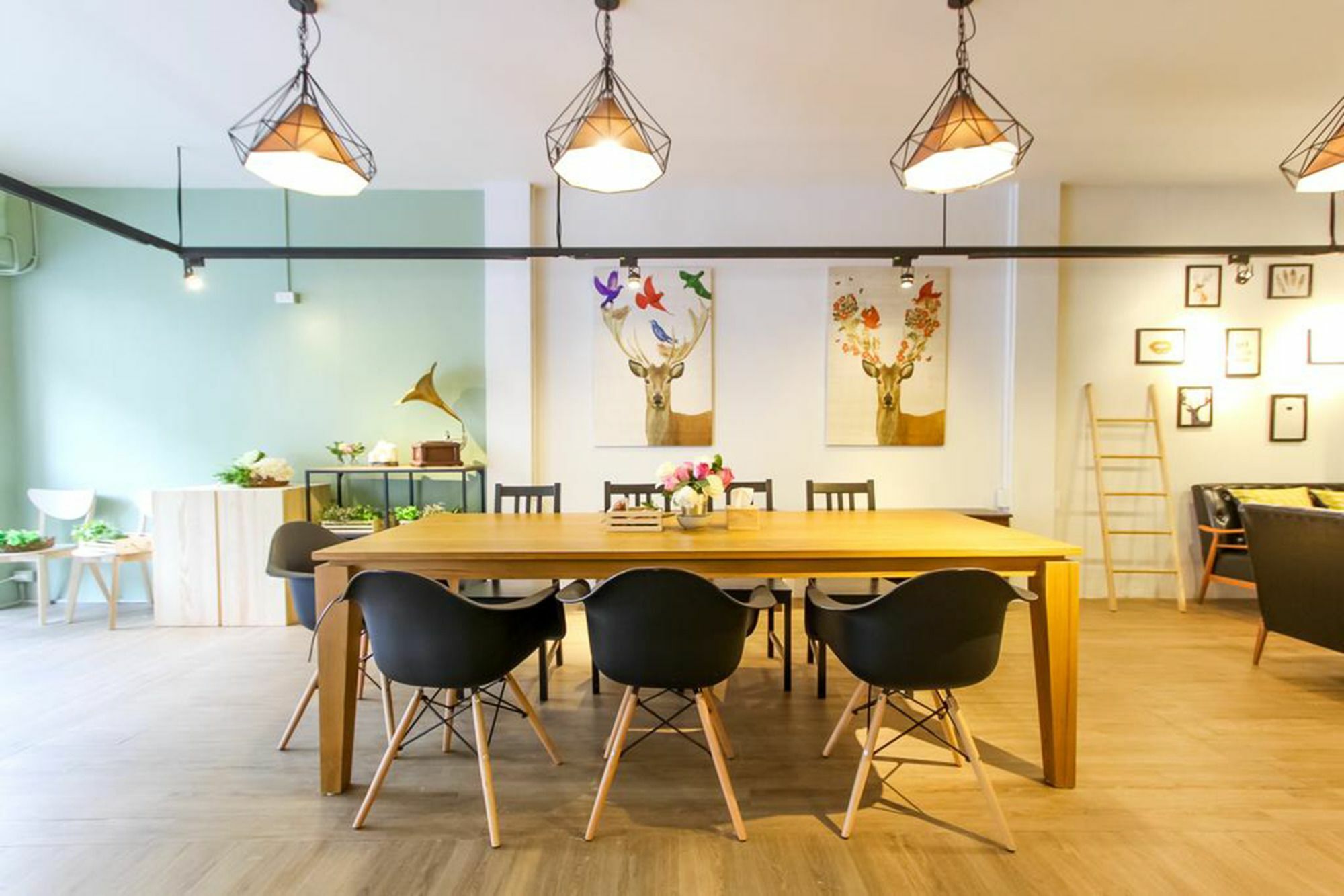 Folk Poshtel Silom Bed & Breakfast Bangkok Exterior photo