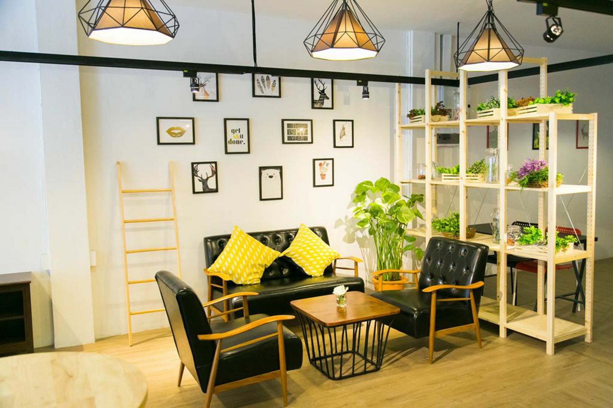 Folk Poshtel Silom Bed & Breakfast Bangkok Exterior photo
