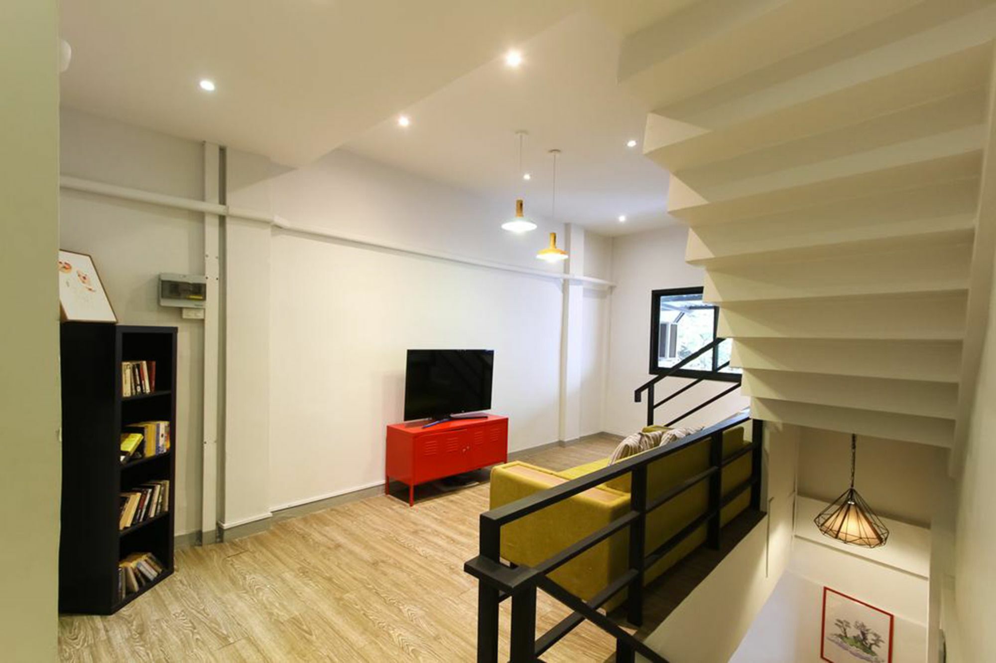 Folk Poshtel Silom Bed & Breakfast Bangkok Exterior photo