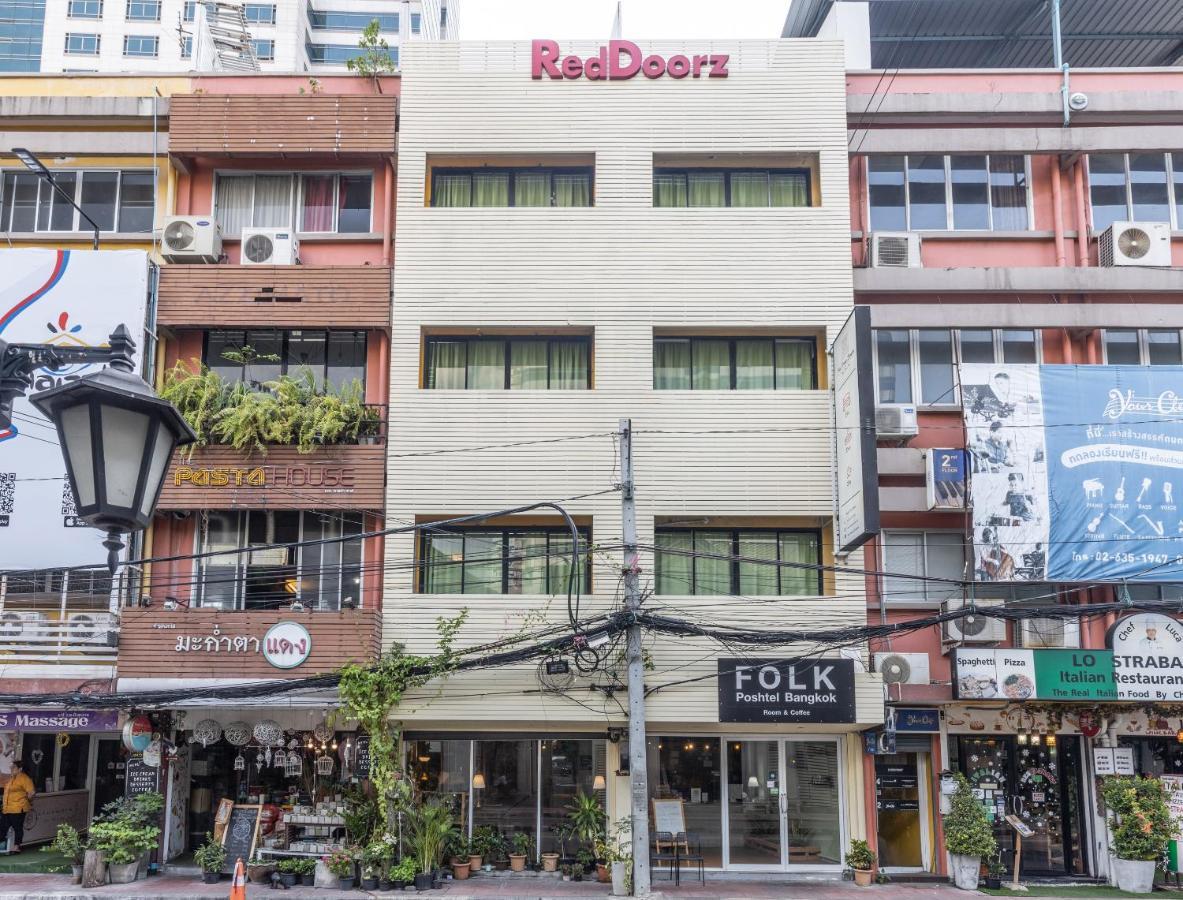 Folk Poshtel Silom Bed & Breakfast Bangkok Exterior photo