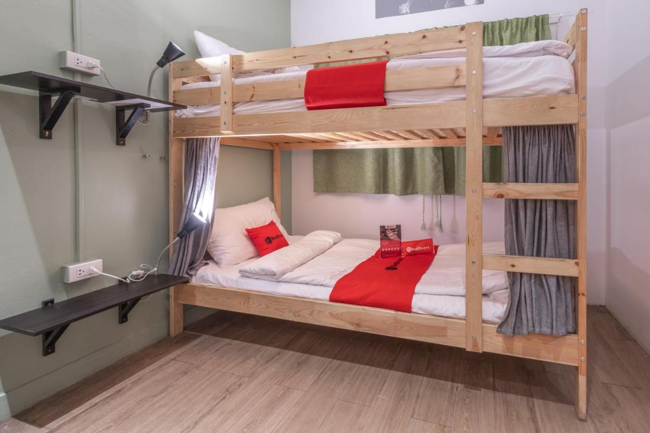Folk Poshtel Silom Bed & Breakfast Bangkok Room photo